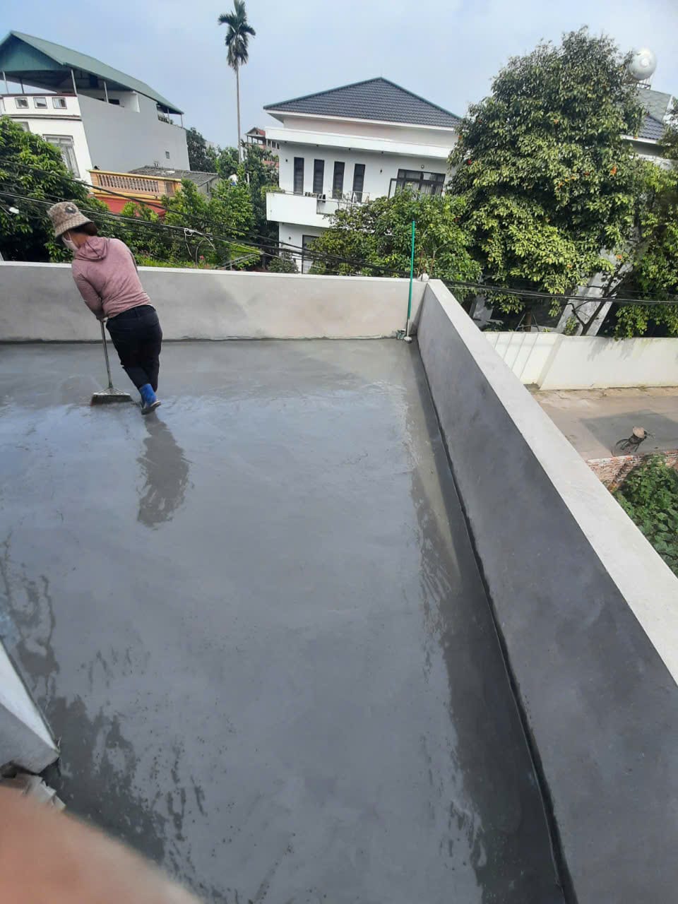 Thi công sơn chống thấm sân thượng Thi công sơn chống thấm sân thượng