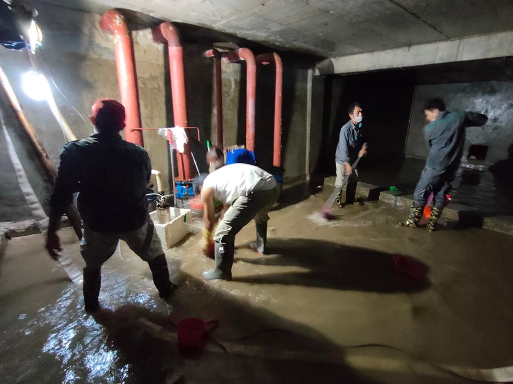 Dịch vụ vệ sinh bể nước ngầm mới xây - cấp nước sạch